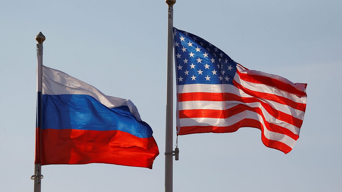 ABD Rusya bayrakları
