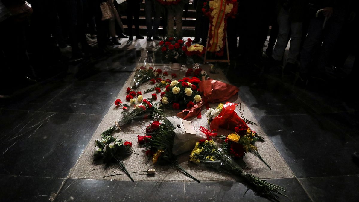 Spagna: stop alla riesumazione, Franco resta nel mausoleo
