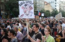 Prag: Zehntausende protestieren gegen Regierungschef Babis