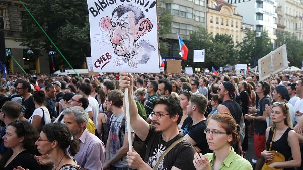 Prag: Zehntausende protestieren gegen Regierungschef Babis Prag: Zehntausende protestieren gegen Regierungschef Babis