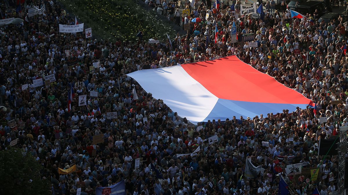 Çekya'da 1989 Kadife Devrimi'nden bu yana en büyük protesto gösterisi