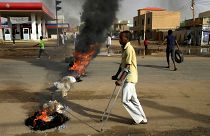 Sudan: dopo decine di morti i militari aprono al dialogo