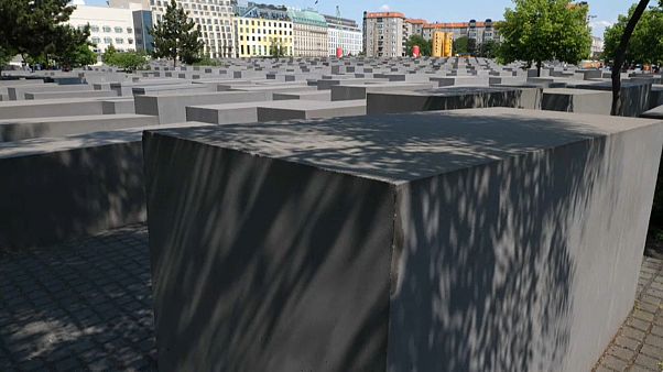Berlino e i segni del nazismo: perché il D-Day non viene ufficialmente celebrato in Germania Berlino e i segni del nazismo: perché il D-Day non viene ufficialmente celebrato in Germania