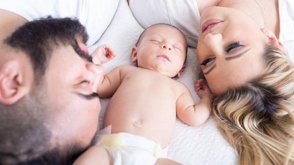 Uno studio dimostra come la salute delle neo-mamme sia migliore quando il papà è a casa in congedo Uno studio dimostra come la salute delle neo-mamme sia migliore quando il papà è a casa in congedo