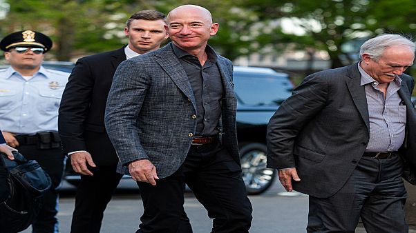 جيف بيزوس يصل الى متحف تمثال الحرية في نيويورك منتصف الشهر الماضي جيف بيزوس يصل الى متحف تمثال الحرية في نيويورك منتصف الشهر الماضي