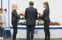 Macron rende omaggio ai martiri della Resistenza