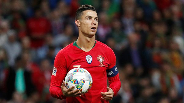 Mais uma bola para Ronaldo Mais uma bola para Ronaldo