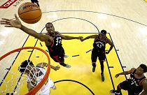 NBA final serisinde Golden State Warriors'u mağlup eden Toronto Raptors avantaj yakaladı