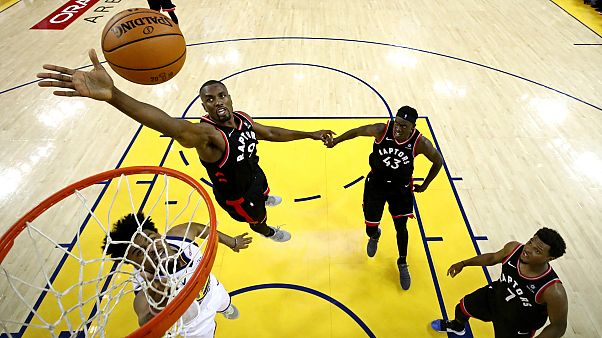 NBA final serisinde Golden State Warriors'u mağlup eden Toronto Raptors avantaj yakaladı NBA final serisinde Golden State Warriors'u mağlup eden Toronto Raptors avantaj yakaladı