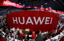 "Huawei ABD'nin kara listesine girdikten sonra ana tedarikçilerinden siparişleri azalttı"