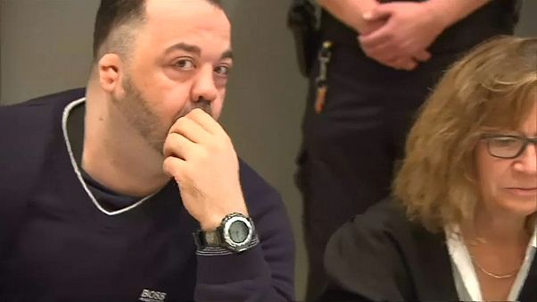 Antigo enfermeiro alemão condenado a prisão perpétua Antigo enfermeiro alemão condenado a prisão perpétua