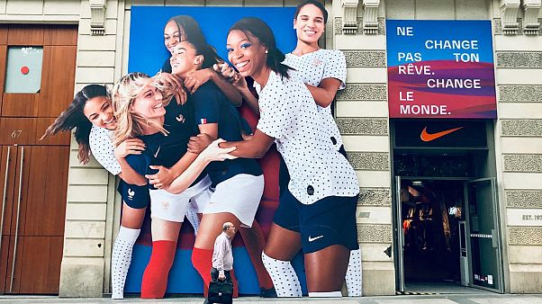 Al via i mondiali di calcio femminili Al via i mondiali di calcio femminili