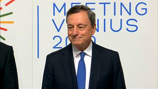 Draghi boccia i mini-bot