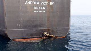 إحدى السفن التجارية التي تعرضت لأعمال تخريبية قرب إمارة الفجيرة في الإمارات