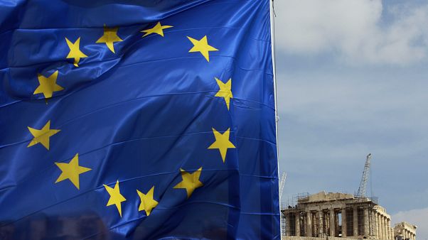 Η Κομισιόν δεν έχει εγκρίνει την κατάργηση της μείωσης του αφορολόγητου στην Ελλάδα Η Κομισιόν δεν έχει εγκρίνει την κατάργηση της μείωσης του αφορολόγητου στην Ελλάδα