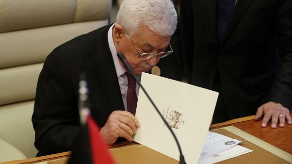 الرئيس الفلسطيني محمود عباس الرئيس الفلسطيني محمود عباس