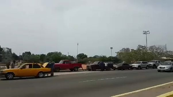 Venezuela prestes a ficar sem gasolina Venezuela prestes a ficar sem gasolina