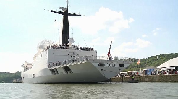 Kriegsschiff "Monge" - der Star in Rouen Kriegsschiff "Monge" - der Star in Rouen