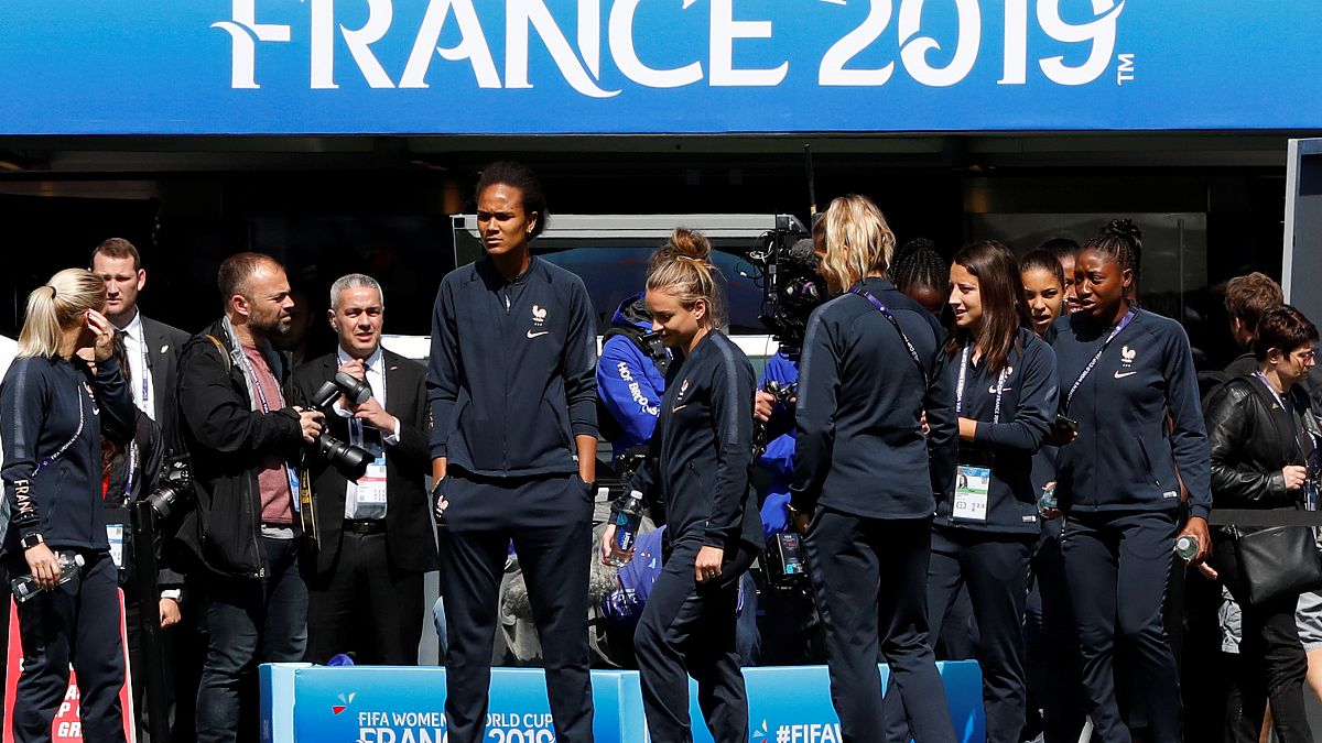 Coup d'envoi du mondial de football féminin pour un mois en France 