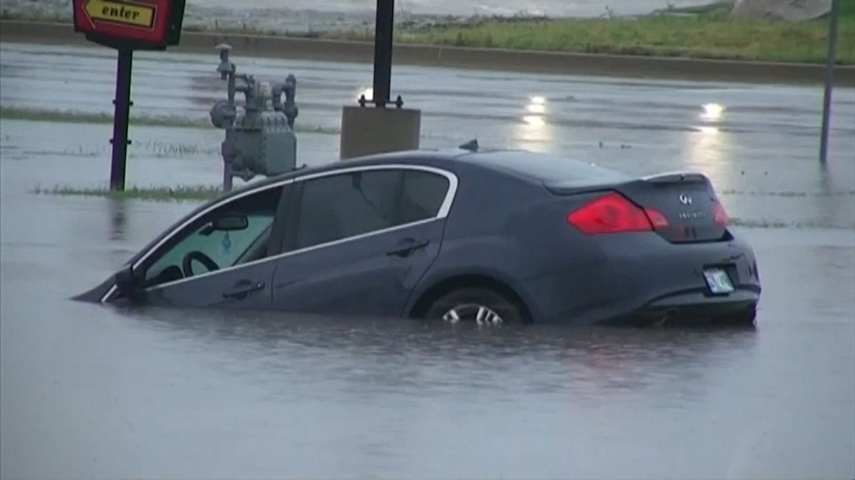 Flash flooding prompts rescues in Oklahoma City