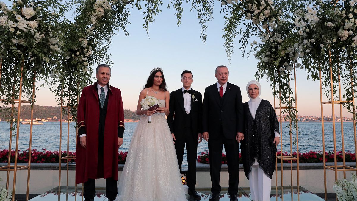 Turkish president is witness at football star Mesut Özil's wedding