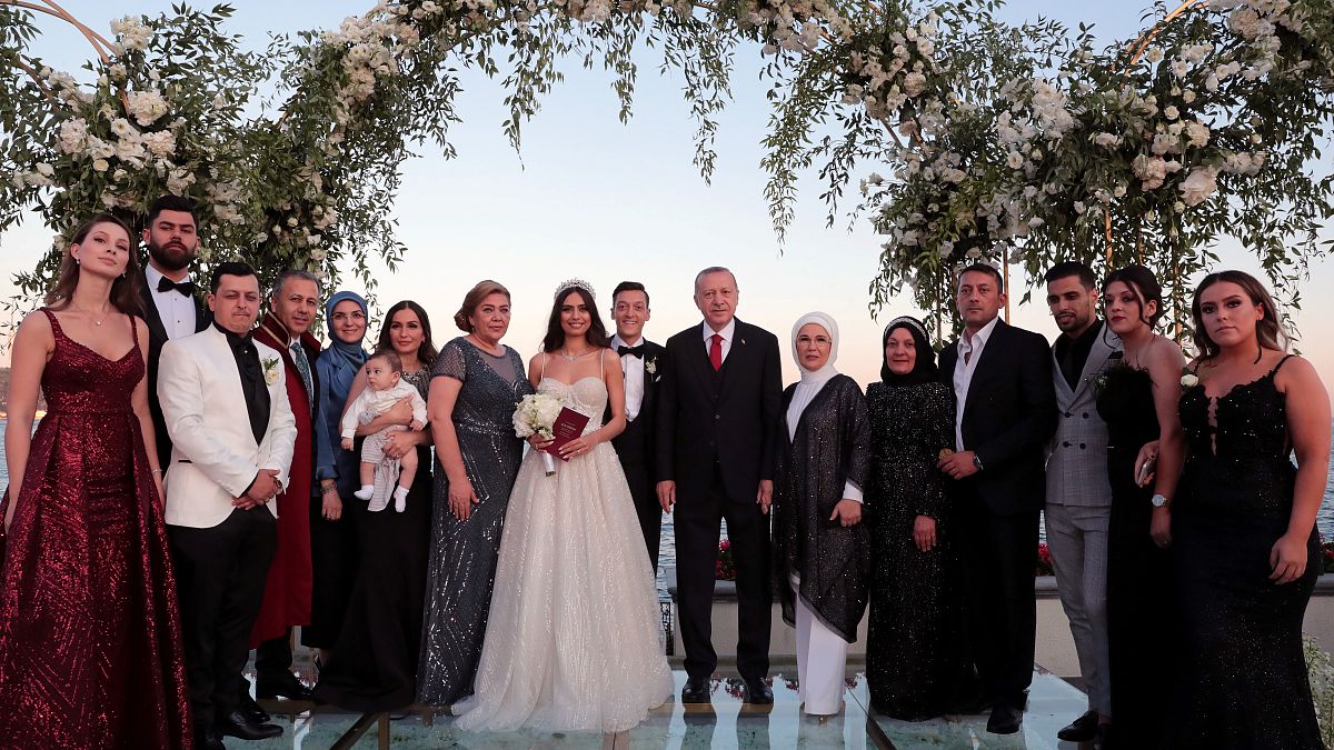 الرئيس التركي وعقيلته في حفل زفاف اللاعب مسعود أوزيل في إسطنبول. يونيو/2016