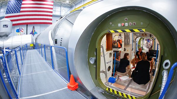NASA: Το 2020 οι πρώτοι τουρίστες στον ISS NASA: Το 2020 οι πρώτοι τουρίστες στον ISS