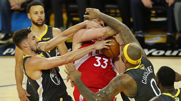 NBA Finalleri: Golden State Warriors'u mağlup eden Toronto Raptors ilk şampiyonluğuna çok yakın NBA Finalleri: Golden State Warriors'u mağlup eden Toronto Raptors ilk şampiyonluğuna çok yakın