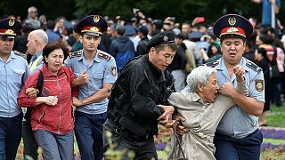 صدها معترض در قزاقستان در روز انتخابات بازداشت شدند