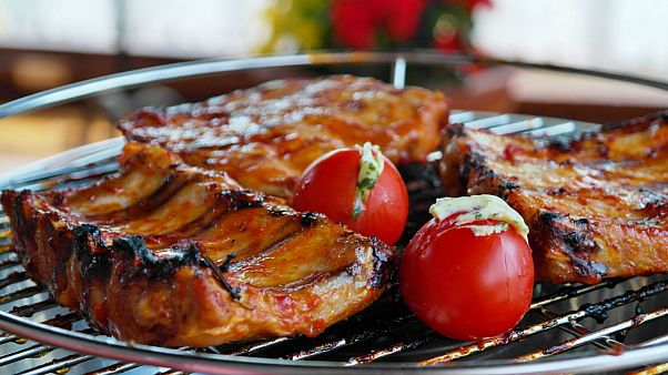 آیا واقعا گوشت سفید از گوشت قرمز سالمتر است؟ آیا واقعا گوشت سفید از گوشت قرمز سالمتر است؟