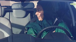 Çeçenistan'da kadınlara özel taksiler hizmete girdi
