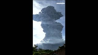 آتشفشان سینابونگ اندونزی؛ فوران خاکستر و دود به ارتفاع ۷ کیلومتر