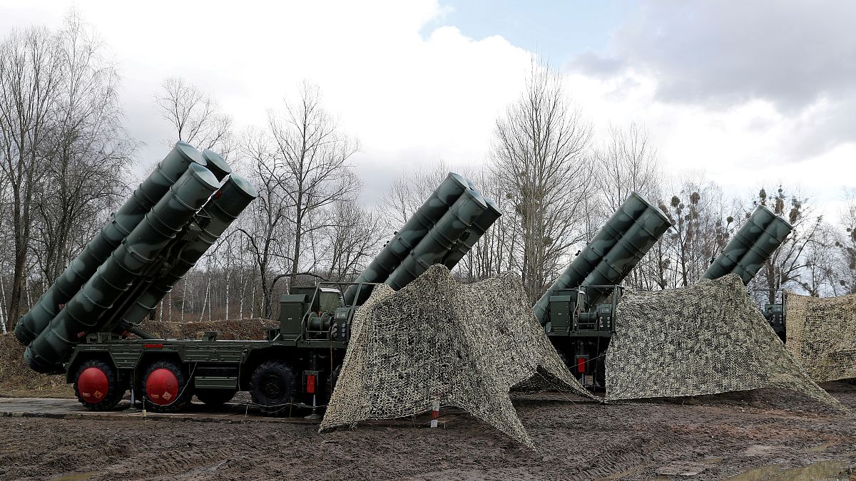  نظام صواريخ أرض-جو جديد من طراز أس 400 بقاعدة عسكرية في روسيا