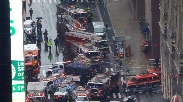 Manhattan: Tödlicher Hubschrauber-Absturz auf Hochhaus-Dach Manhattan: Tödlicher Hubschrauber-Absturz auf Hochhaus-Dach