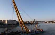 Estratti 4 cadaveri dalla nave ripescata nel Danubio