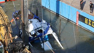 Ουγγαρία: Άρχισε η διαδικασία της ανέλκυσης του πλοίου που βυθίστηκε στον Δούναβη