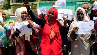 منتمون لتحالف المعارضة السودانية يتظاهرون في اليوم الثاني للاضراب