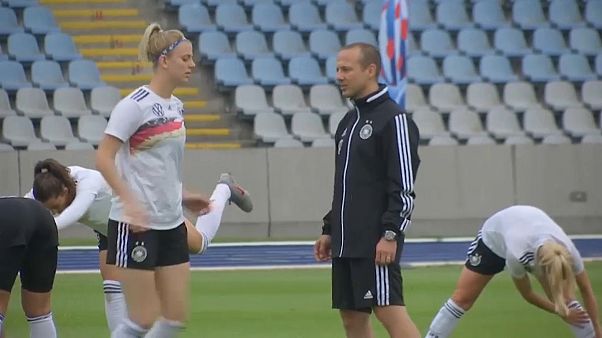 DFB-Elf trifft auf Spanien - Marozsan fällt aus DFB-Elf trifft auf Spanien - Marozsan fällt aus