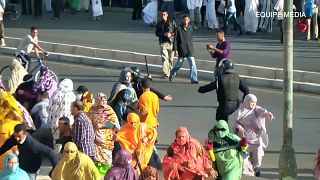 Manifestación saharaui reprimida por la policía marroquí.