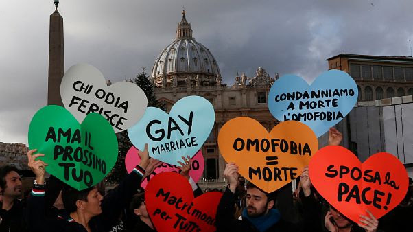 Vaticano considera que la ideología de género es "una emergencia educativa" Vaticano considera que la ideología de género es "una emergencia educativa"