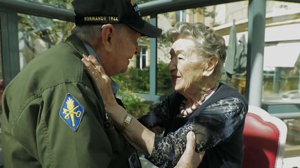 75 ans après le D-Day, l'amour revient entre le GI et sa Française Jeannine 75 ans après le D-Day, l'amour revient entre le GI et sa Française Jeannine