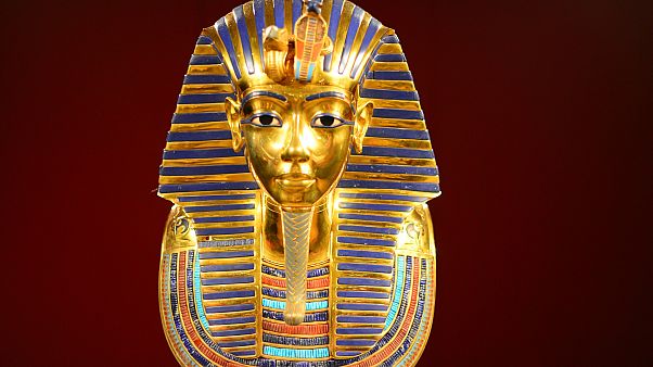 مصر تحاول إنقاذ ملكها الفرعوني التاريخي من البيع في معرض بلندن مصر تحاول إنقاذ ملكها الفرعوني التاريخي من البيع في معرض بلندن