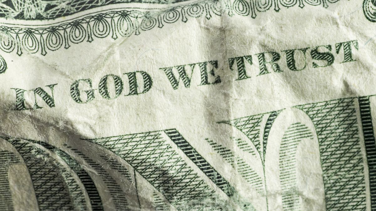 شعار "نثق بالله" على الدولار الأميركي