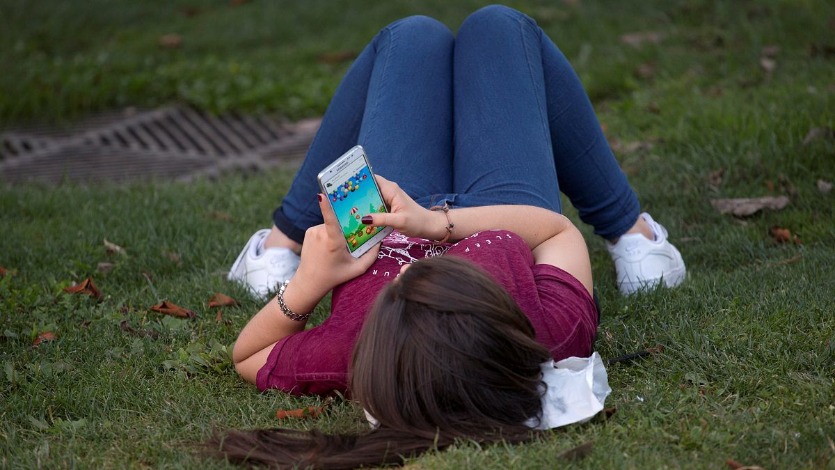Araştırma: İspanya'da cep telefonlarının da etkisiyle pornografiye erişim yaşı 8'e düştü