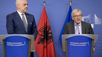 Προειδοποίηση Γιούνκερ για την κρίση στην Αλβανία