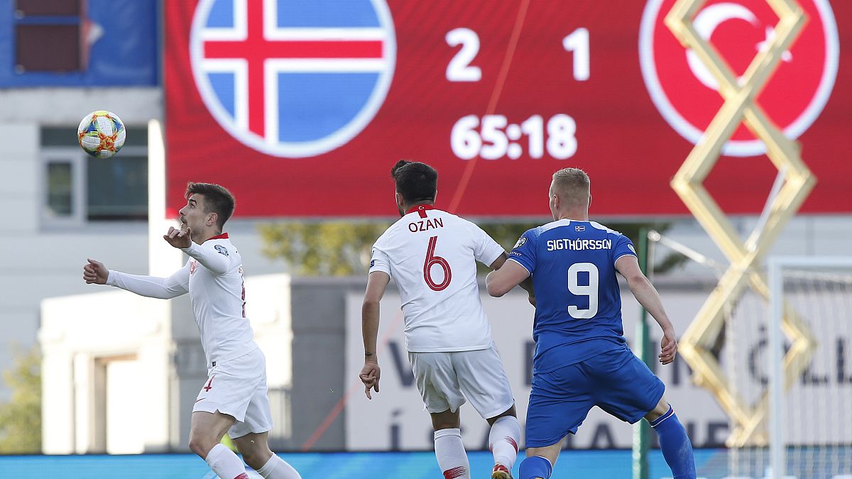Ay yıldızlılar gruptaki ilk yenilgisini aldı: İzlanda 2-Türkiye 1