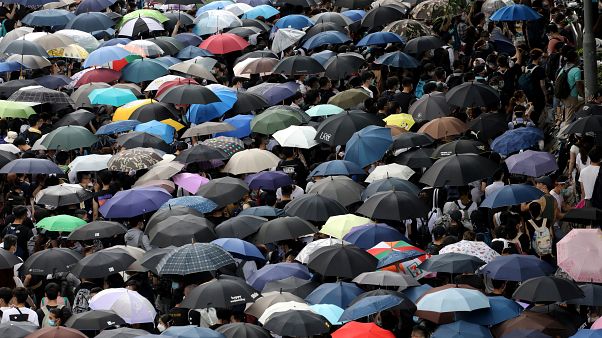 Protestos bloqueiam parlamento de Hong Kong Protestos bloqueiam parlamento de Hong Kong