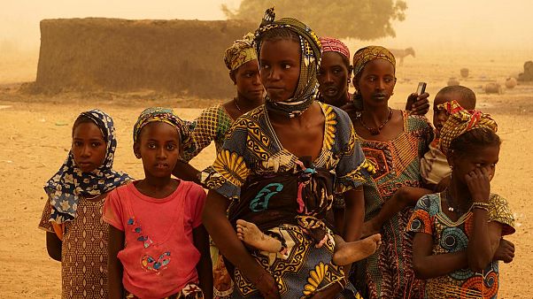 Mali'de 100 kişinin hayatını kaybettiği etnik saldırıda 24 çocuk sırtından vurularak öldürüldü Mali'de 100 kişinin hayatını kaybettiği etnik saldırıda 24 çocuk sırtından vurularak öldürüldü
