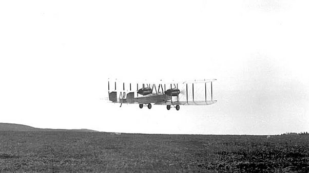 Türklere esir düşen İngiliz pilotun Atlantik'i ara vermeden geçişinin 100. yılı Türklere esir düşen İngiliz pilotun Atlantik'i ara vermeden geçişinin 100. yılı