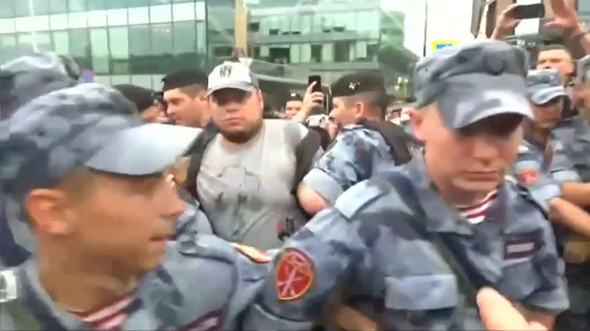 Centenas de detenções em protesto na Rússia